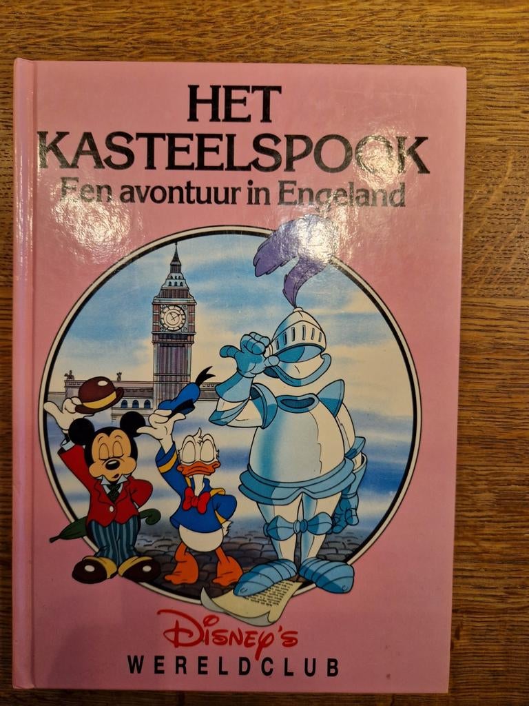 Disney's Wereldclub: Het Kasteelspook - Avontuur in Engeland, Boeken, Ophalen of Verzenden, Zo goed als nieuw, Walt Disney, Sprookjes