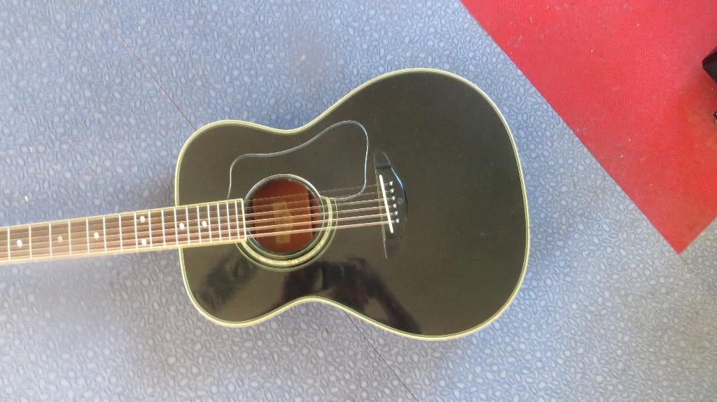 Yamaha LEX8BL   gitaar zeldzaam, Ophalen of Verzenden, Zo goed als nieuw, Western- of Steelstringgitaar, Met koffer