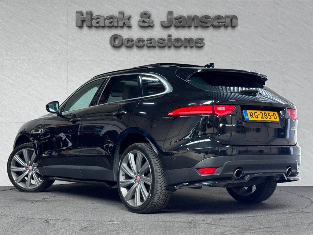 Jaguar F-PACE 2.0 Portfolio AWD 30t Meridian Panoramadak HUD, Auto's, Jaguar, Gebruikt, 4 cilinders, Zwart, Bedrijf