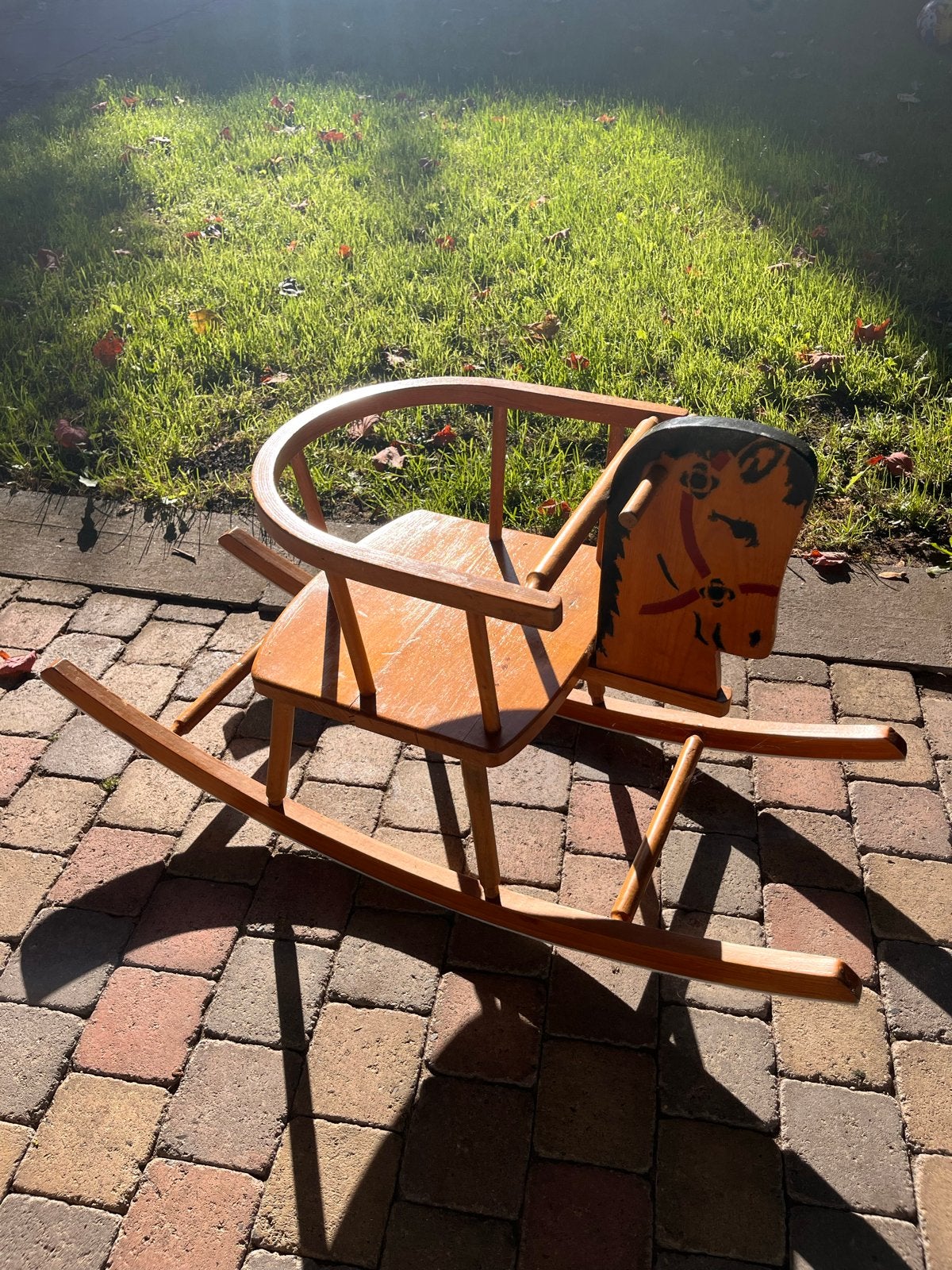 Vintage houten hobbelpaard - perfect voor kleine avonturiers, Ophalen, Gebruikt, Rij- of Hobbelspeelgoed