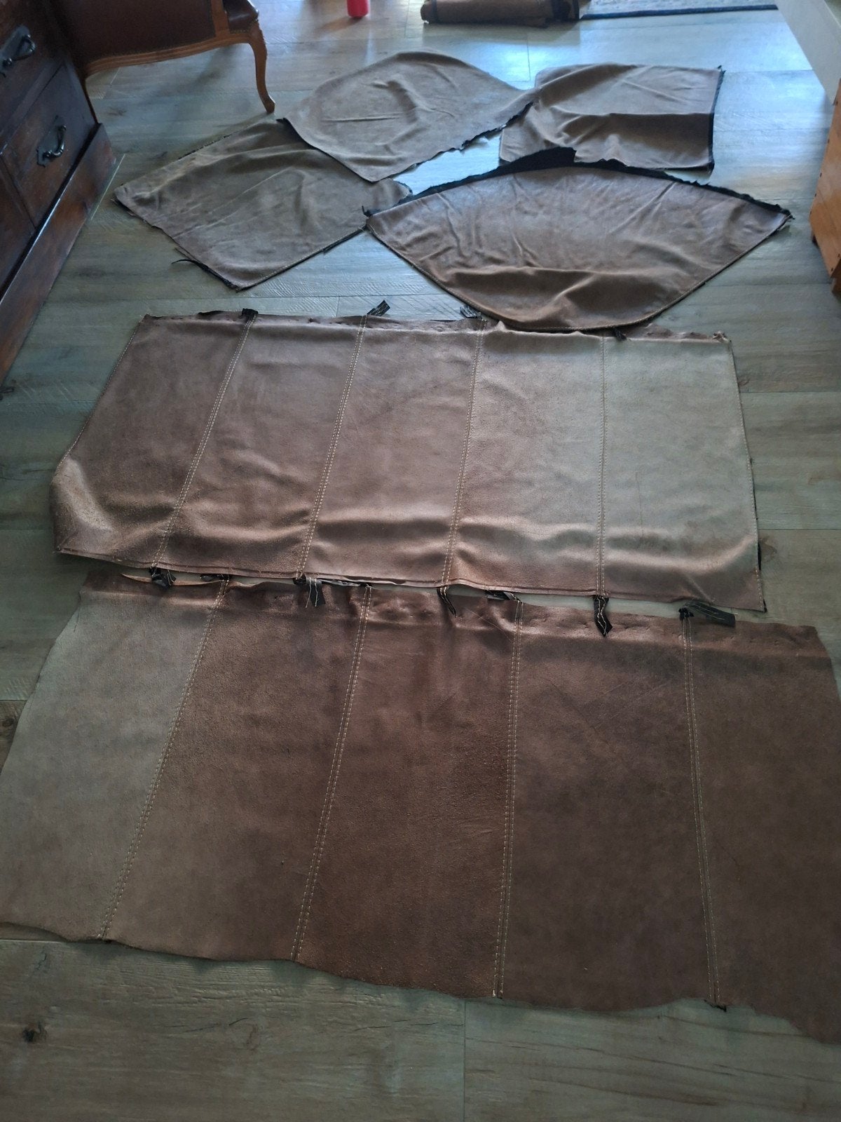 Leren lappen van pilotenbank -ideaal voor creatief  project, Ophalen of Verzenden, Leer of Kunstleer, 30 tot 200 cm, 120 cm of meer