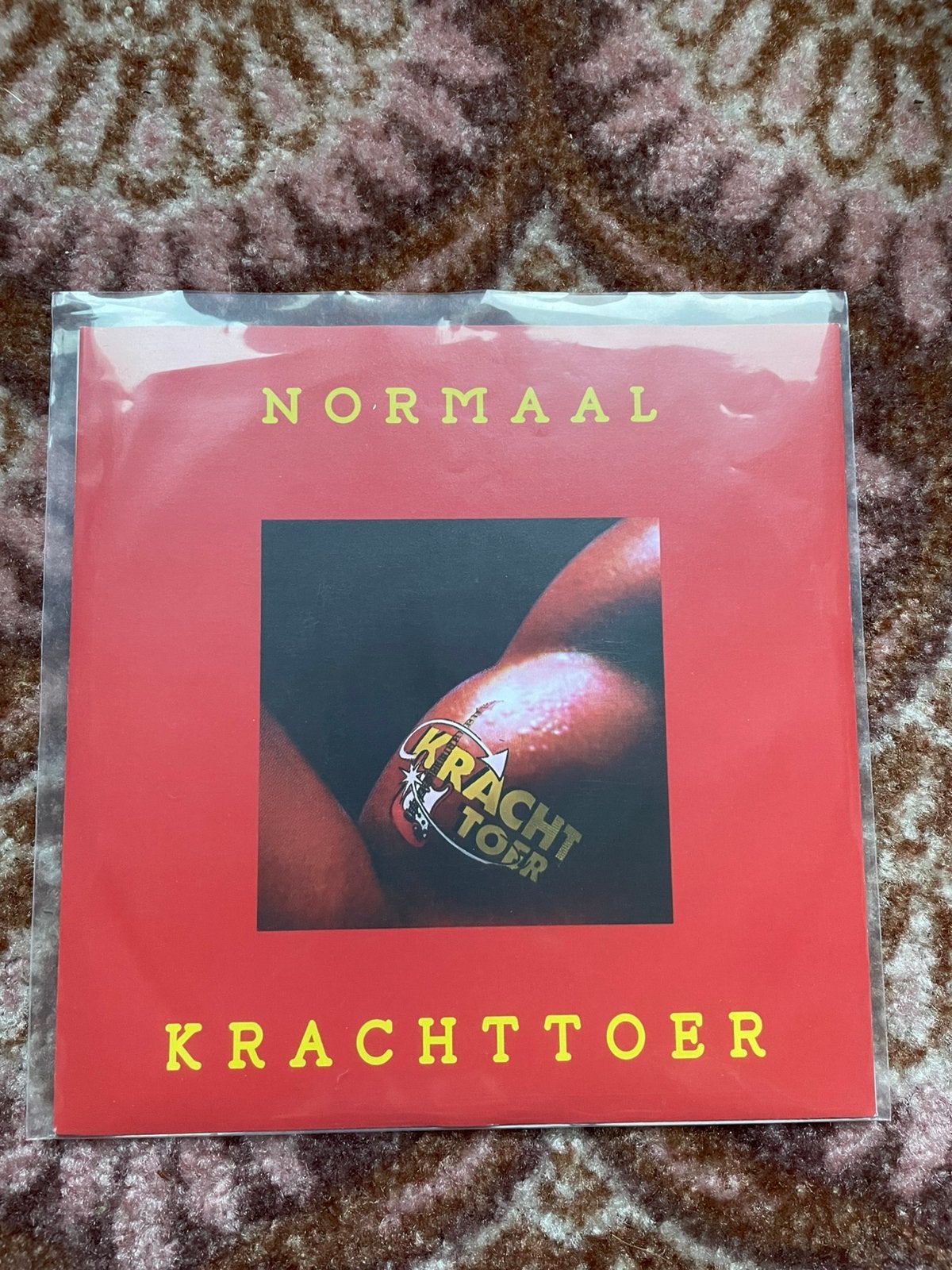 Normaal - Krachttoer, Cd's en Dvd's, 7 inch, 2020 tot heden, Ophalen of Verzenden, Zo goed als nieuw