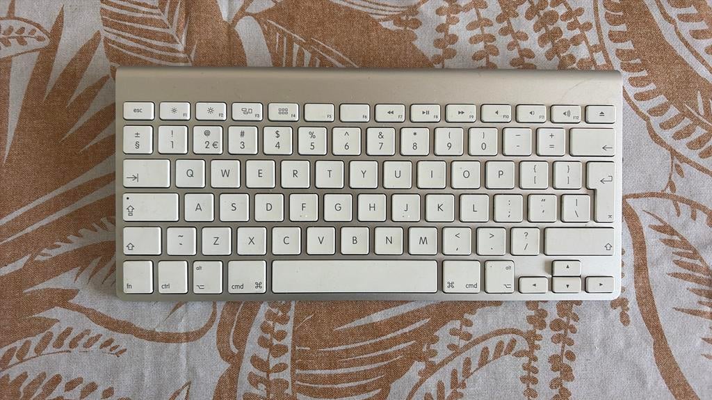 Apple a1314 toetsenbord qwerty, Ophalen of Verzenden, Qwerty, Gebruikt, Draadloos