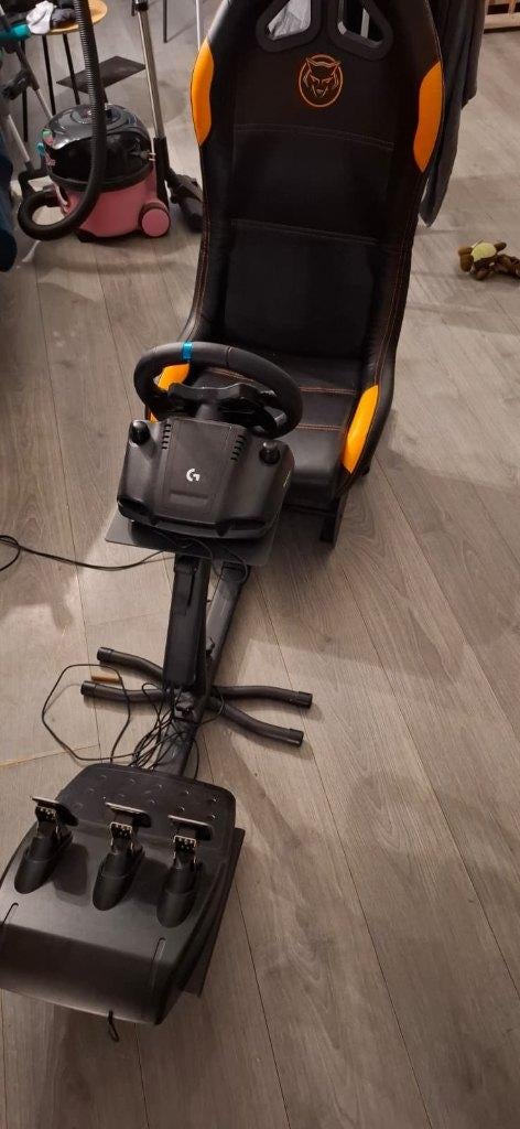 Logitech G923 racestuur + cockpit / racestoel (opvouwbaar), Ophalen, Gebruikt, Playseat of Racestoel, PlayStation 4