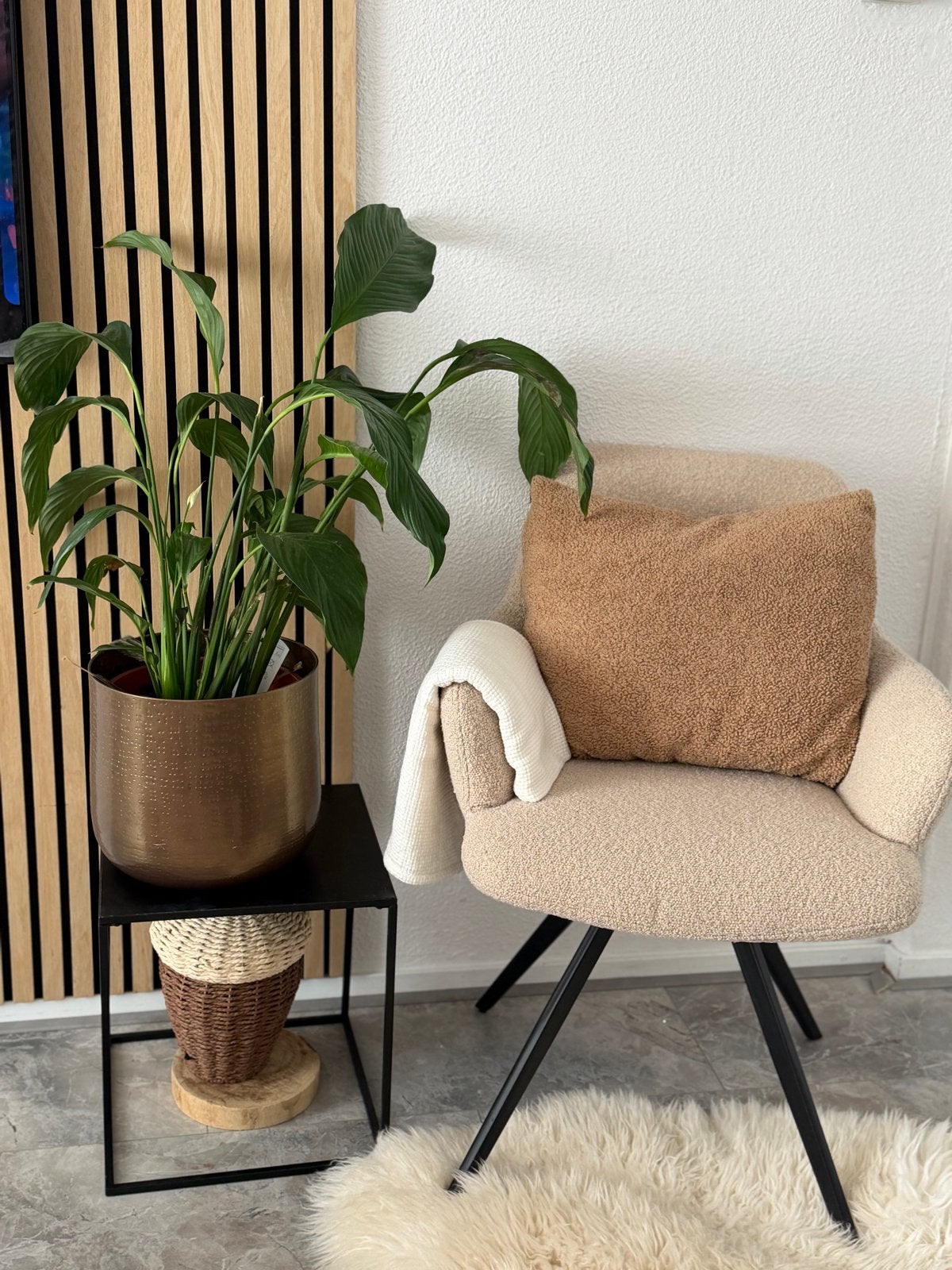 Comfortabele draaibare beige fauteuil met teddy stof, Huis en Inrichting, Stoelen, Overige kleuren, Ophalen of Verzenden, Zo goed als nieuw