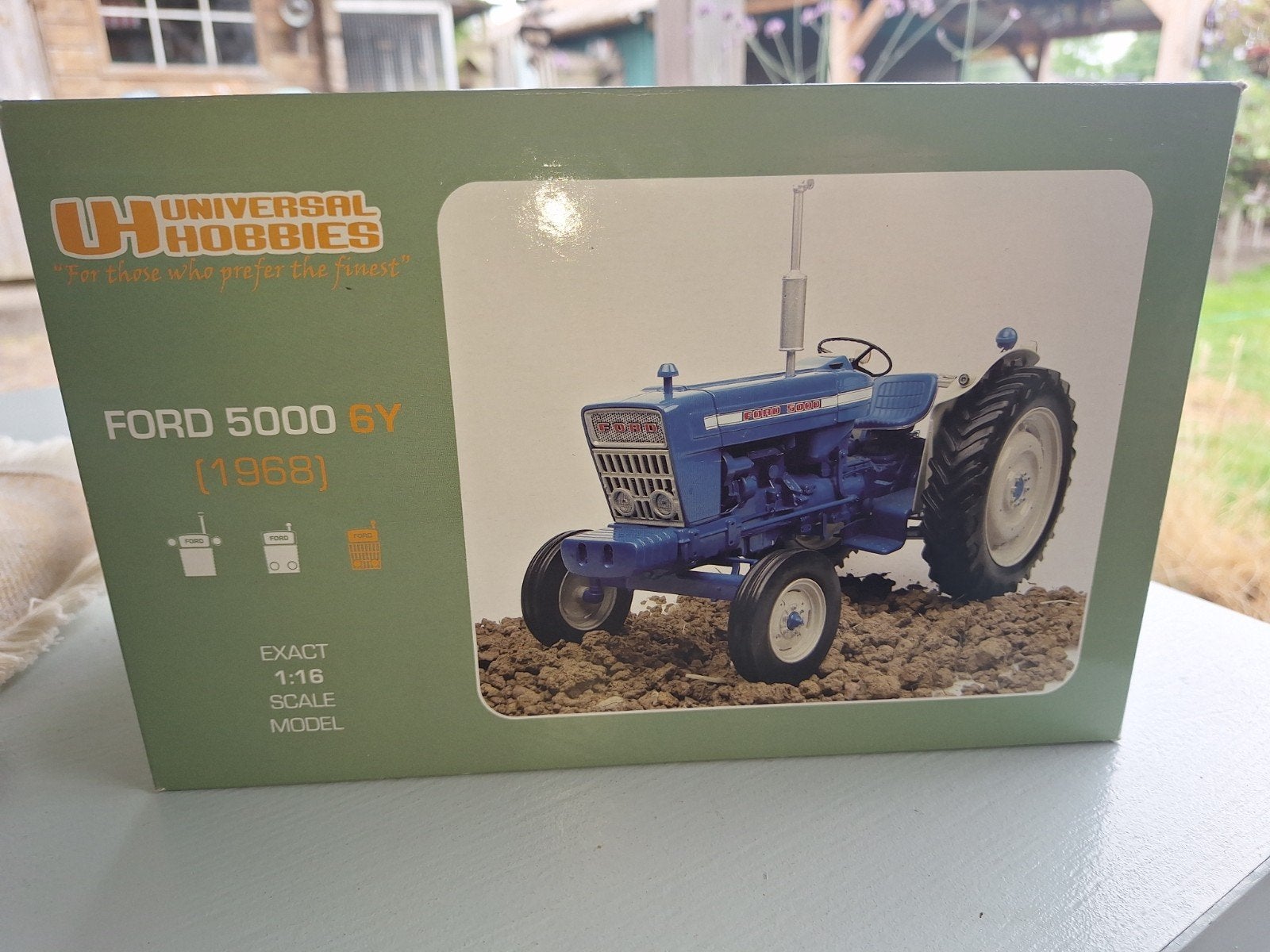Universal Hobbies Ford 5000 6Y (1968) - Nieuw in doos, Hobby en Vrije tijd, Ophalen of Verzenden