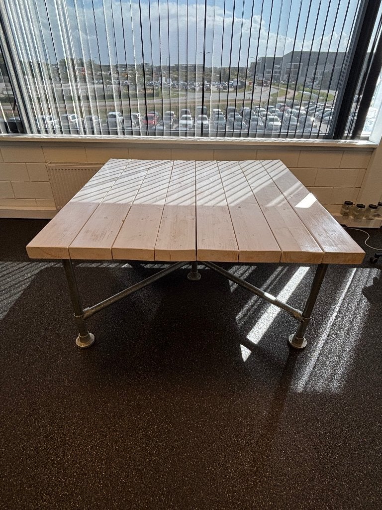 Industriële steigerbuis tafels 160x160 cm (per stuk te koop), Gebruikt, 150 tot 200 cm, Vijf personen of meer, Industriële steigerbuis tafels