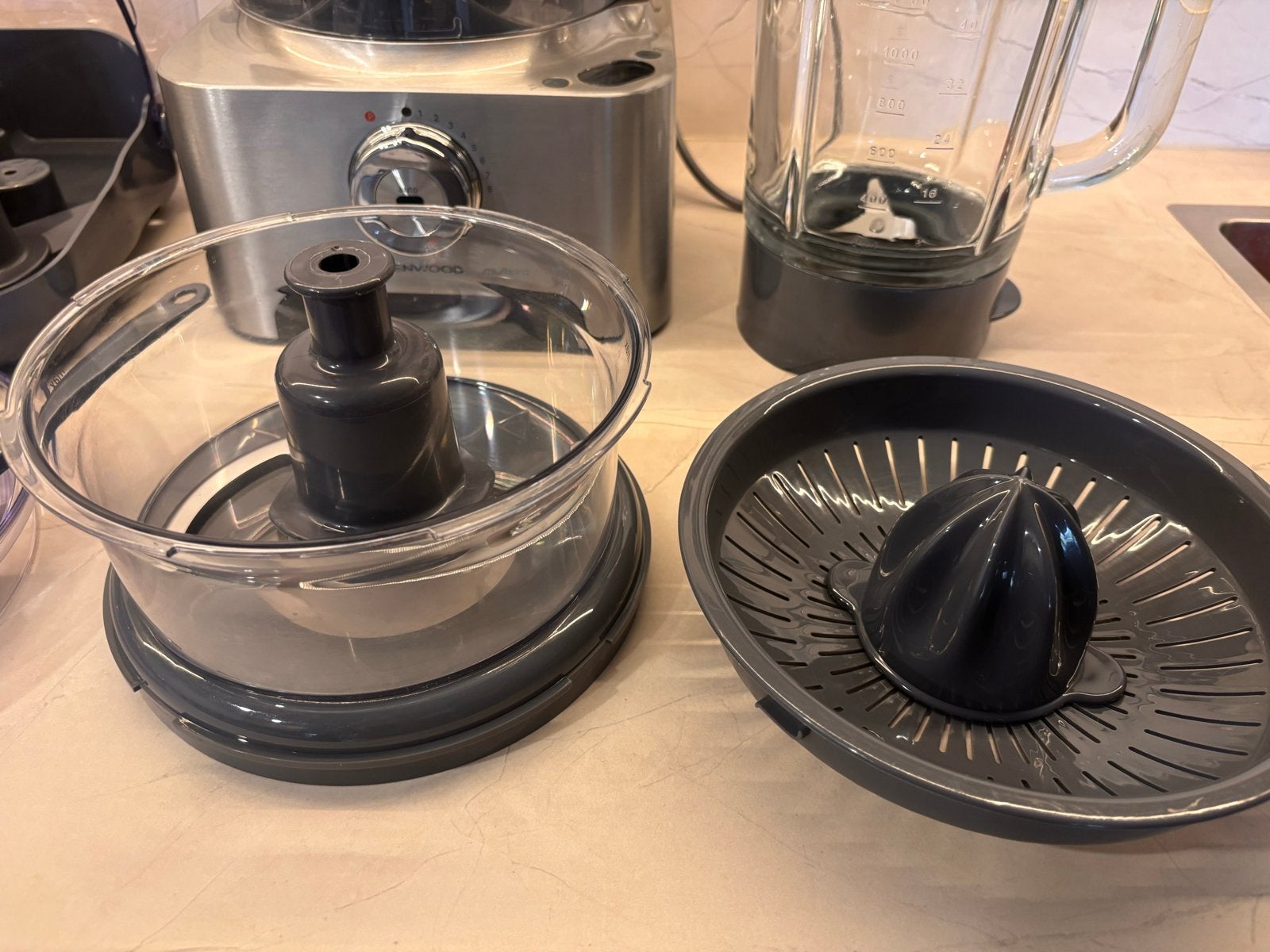 Foto 4 van Kenwood FPM810 Multipro Sense Keukenmachine