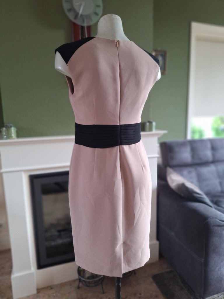 Rinascimento nude jurk mt L, Kleding | Dames, Overige kleuren, Verzenden, Zo goed als nieuw, Knielengte