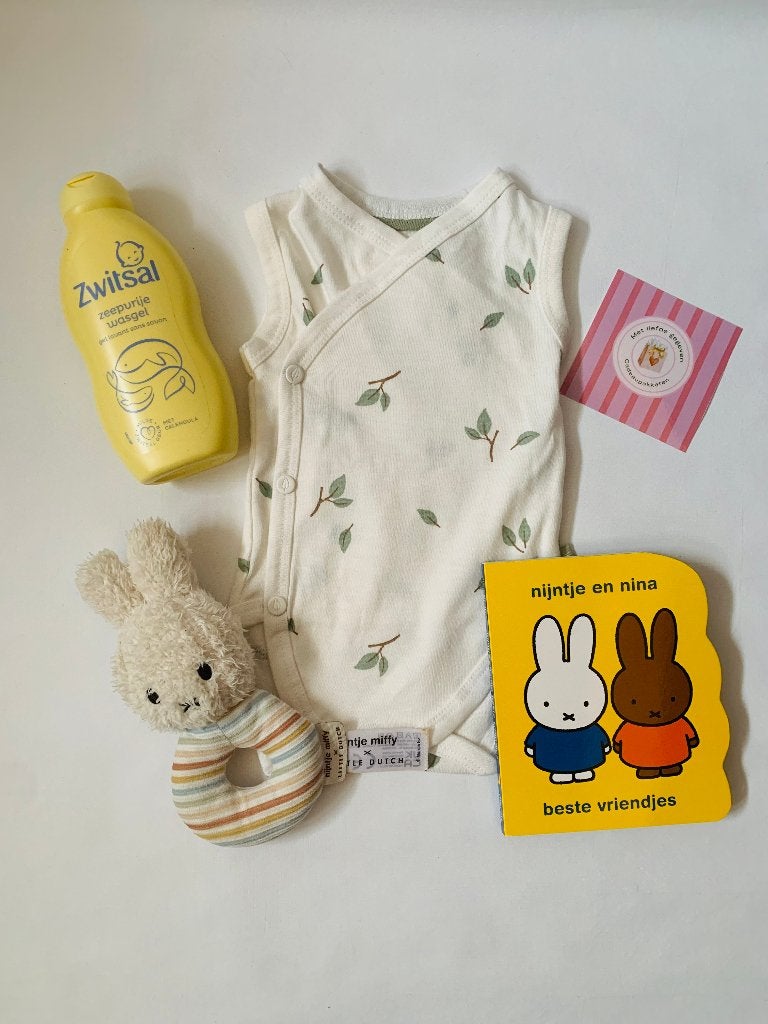 Cadeaupakket baby geboorte romper Zwitsal rammelaar, Ophalen of Verzenden, Nieuw, Kraamcadeau
