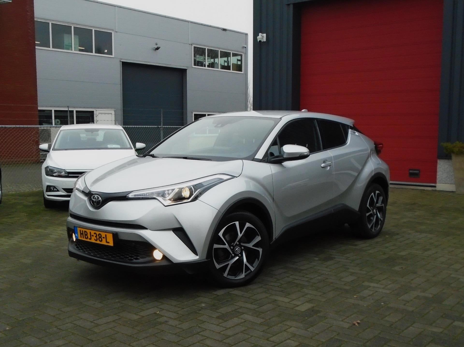 Toyota C-HR 1.2 Dynamic,Leder,Navi,Camera, Auto's, Voorwielaandrijving, Dealer onderhouden, Gebruikt, 116 pk