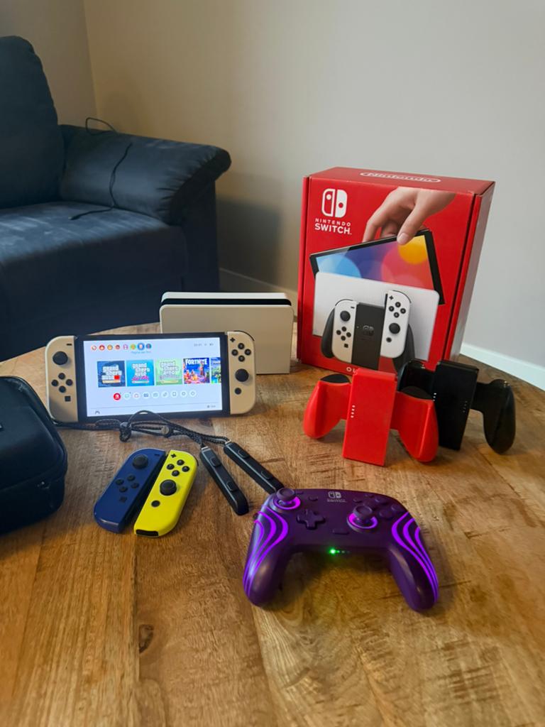 Nintendo Switch OLED - Complete Set met Extra Controllers, Ophalen, Gebruikt, Met 3 controllers of meer, Switch OLED
