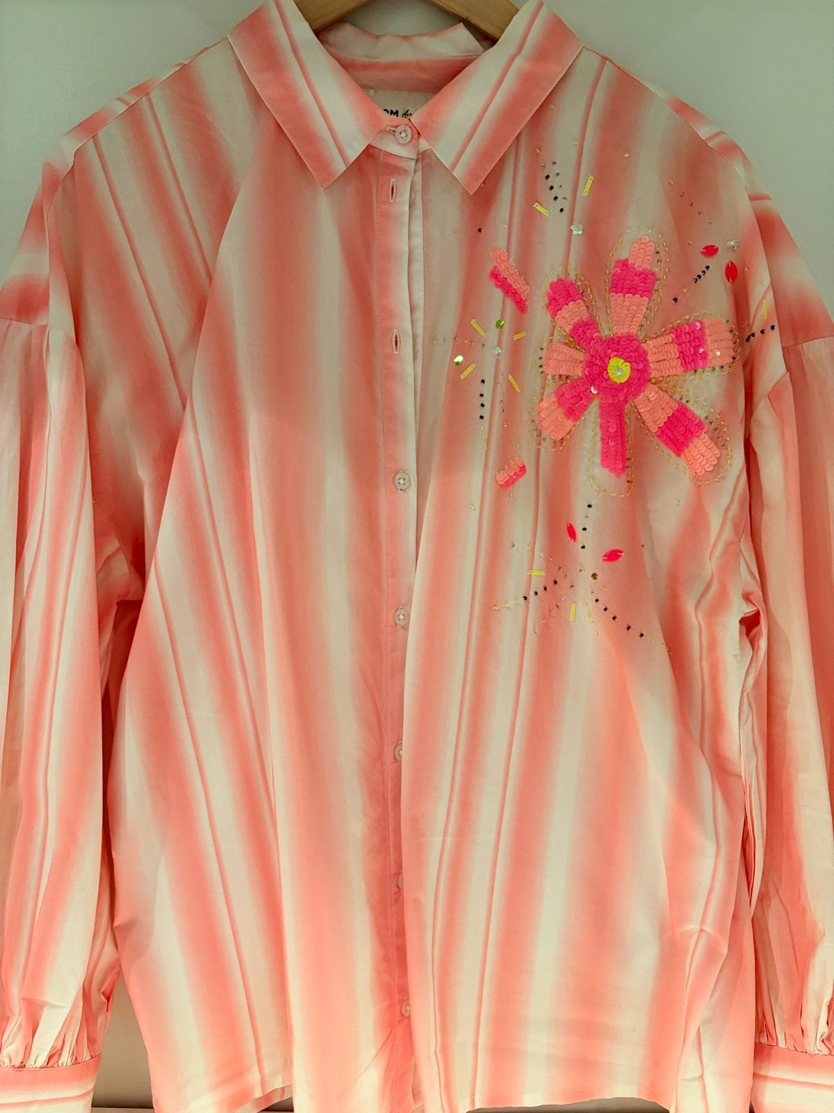 Prachtige roze-witte gestreepte blouse met pofmouwen POM, Ophalen of Verzenden, Zo goed als nieuw, Maat 42/44 (L), Roze
