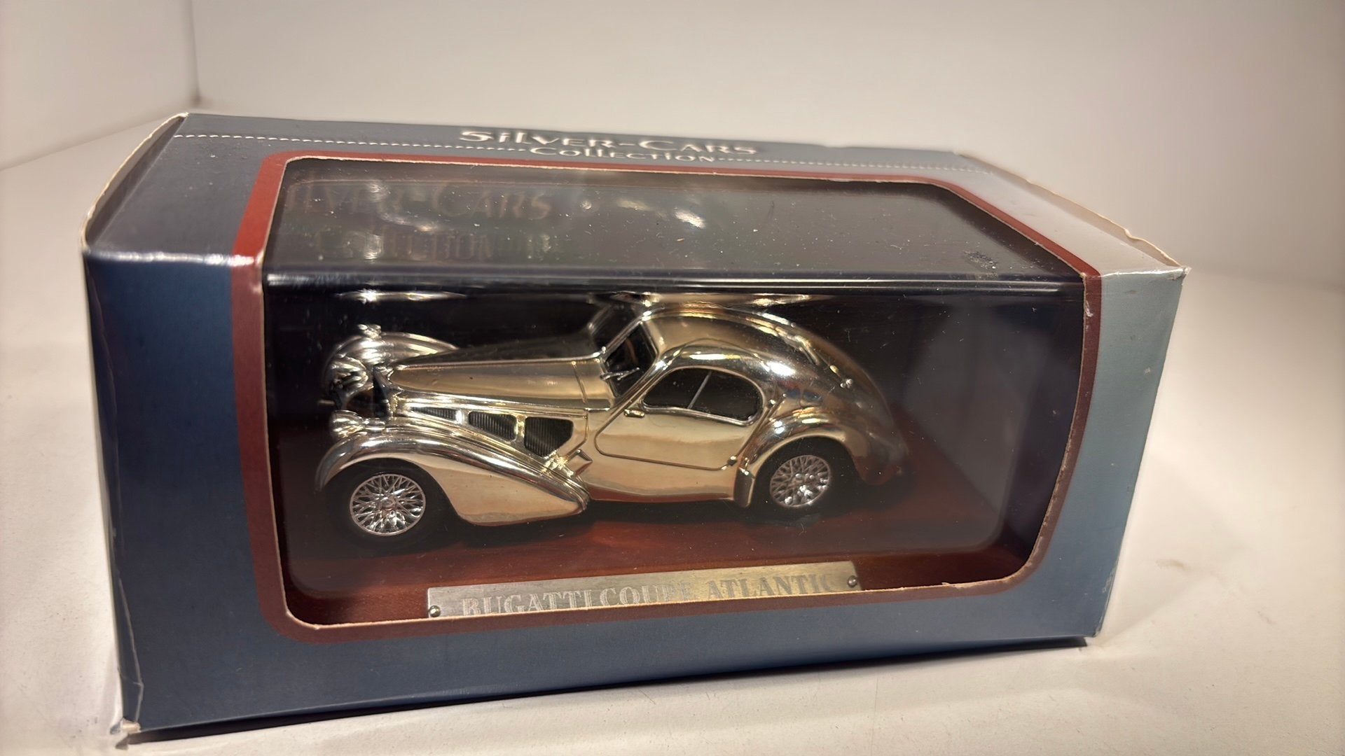 Bugatti coupe atlantic croom atlas 1.43