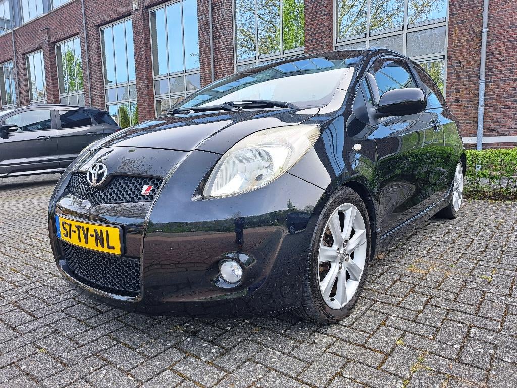 Toyota Yaris 1.8 16v Vvt-i TS 2007 3Dr NL Auto + NAP + Airco, Auto's, Toyota, Voorwielaandrijving, Stof, Zwart, 4 cilinders