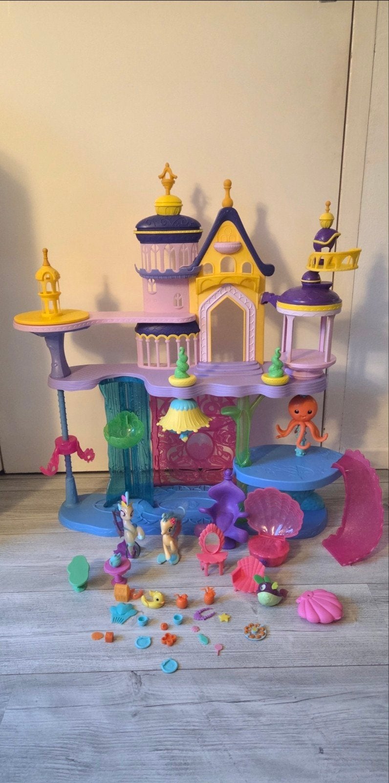 Leuk My Little Pony Kasteel met accessoires, Kinderen en Baby's, Speelgoed | My Little Pony, Ophalen