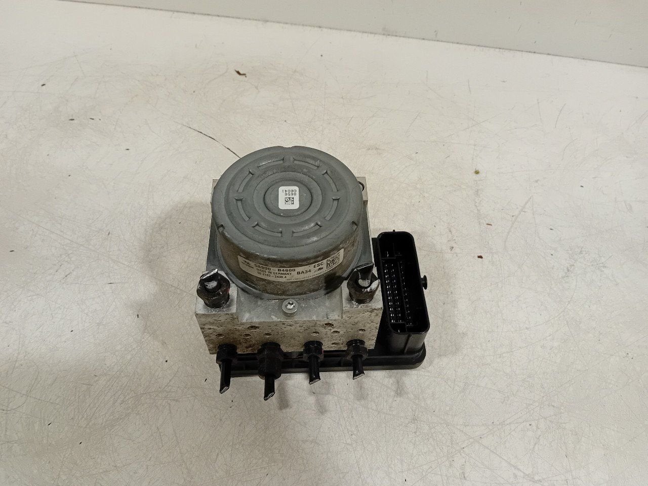 Abs pomp Hyundai i10, Onderdelen@venauto.nl, Van der Ven Autorecycling B.V., Gebruikt, Ettenseweg 76, 4706 PB Roosendaal, The Netherlands