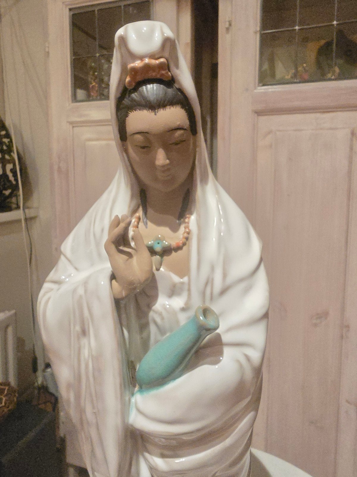 Prachtig Chinees porseleinen beeld van Guanyin, Wit, Steen/keramiek, Gemerkt, Ophalen of Verzenden