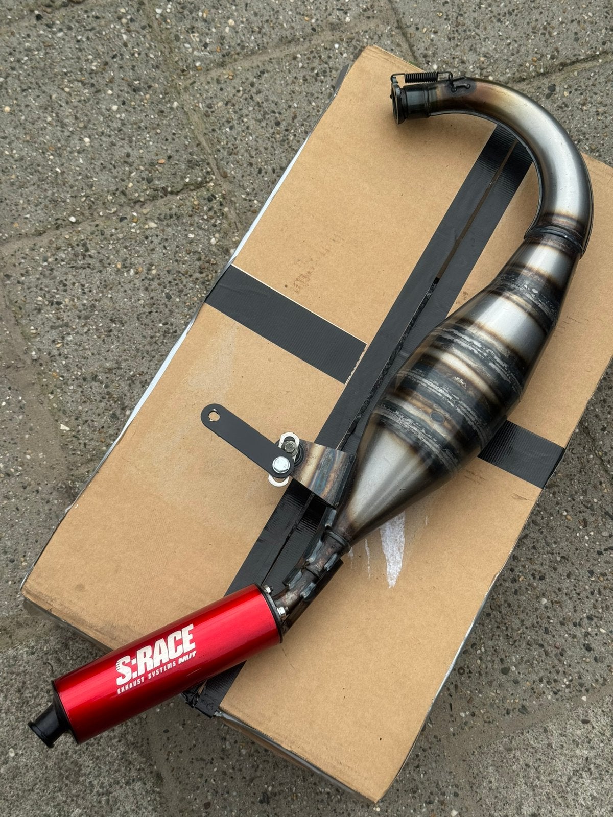 Nieuwe MVT S-Race uitlaat 70/80 cc Derbi euro 2/3/4, Ophalen of Verzenden, Zo goed als nieuw, Uitlaat