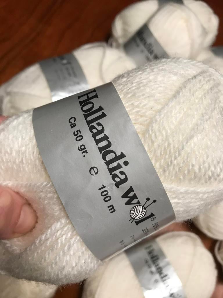 Hollandia wol, 11 bollen! met 30% echte wol 🐑, Hobby en Vrije tijd, Ophalen of Verzenden, Zo goed als nieuw, Breien of Haken