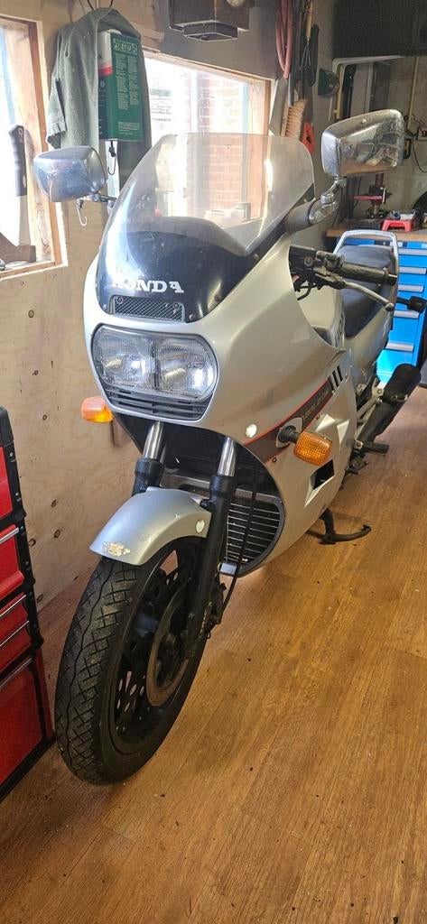Honda VF 1000F2 Bol d'Or - Klassieke Sporttoerer, 4 cilinders, Motorrijbewijs A, Particulier, Meer dan 35 kW