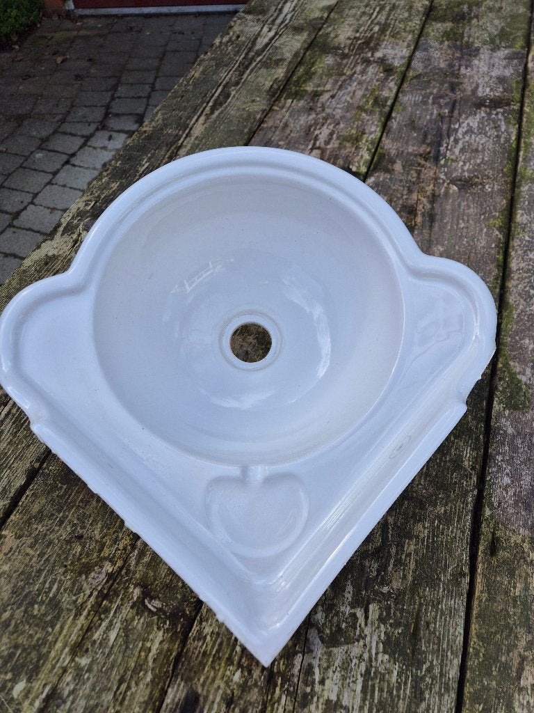 Hoekfonteintje met ronde vormen 30x30 diagonaal 41cm, Ophalen