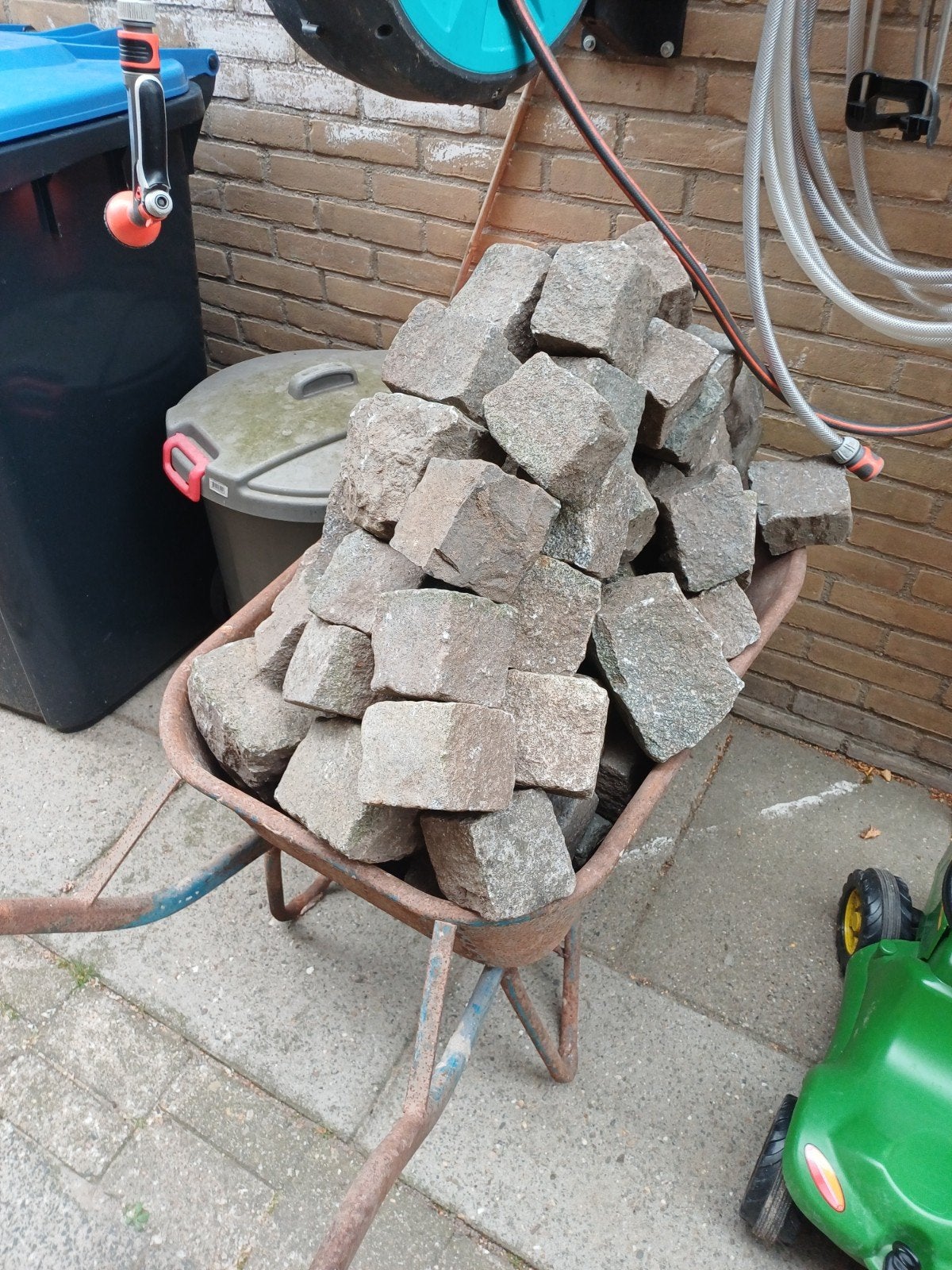 Kinderkopjes en kasseien, Gebruikt, Graniet, Ophalen of Verzenden, Kei