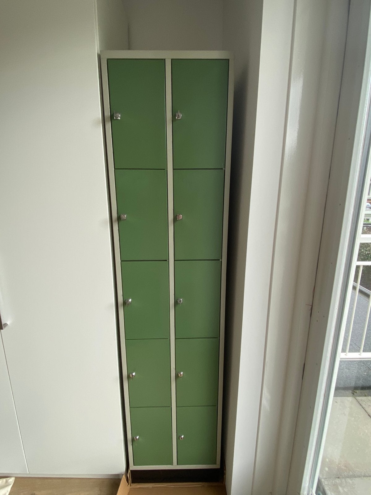 Stoere lockerkast met groene deurtjes, Ophalen, Gebruikt