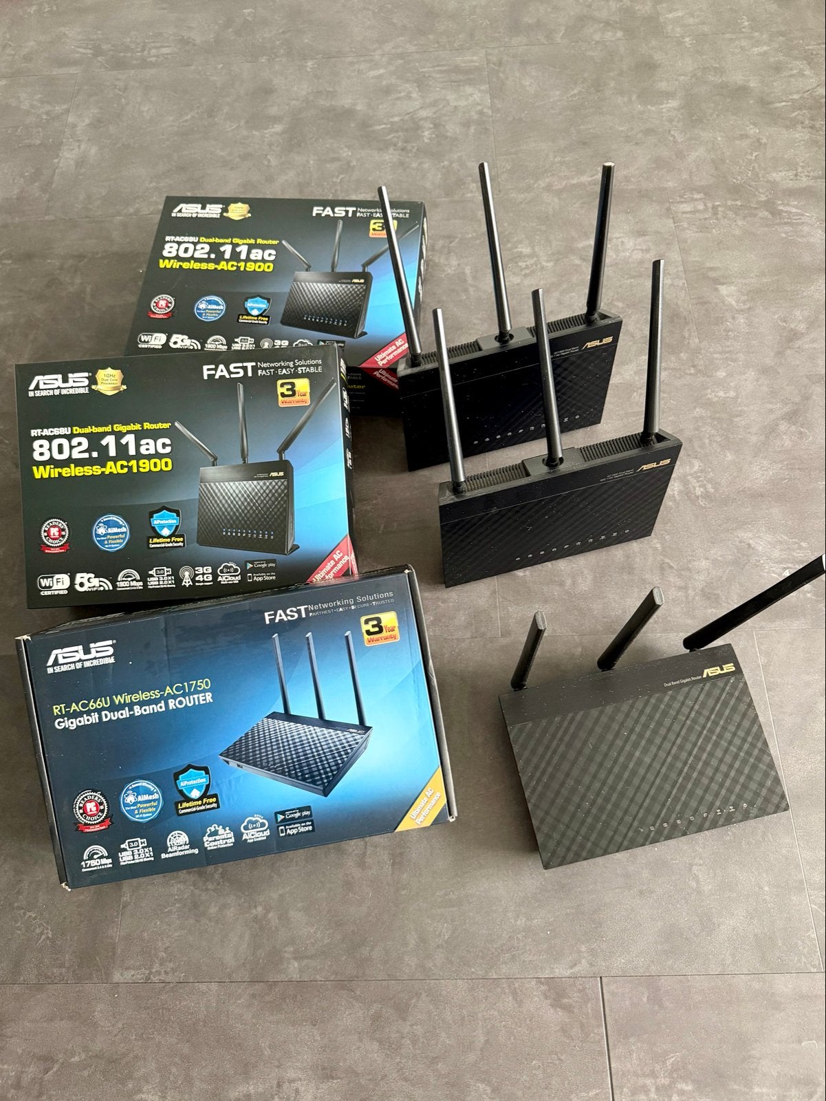 ASUS RT-AC68U en RT-AC66U Dual-Band Gigabit Routers, Computers en Software, Ophalen of Verzenden, Zo goed als nieuw, Router