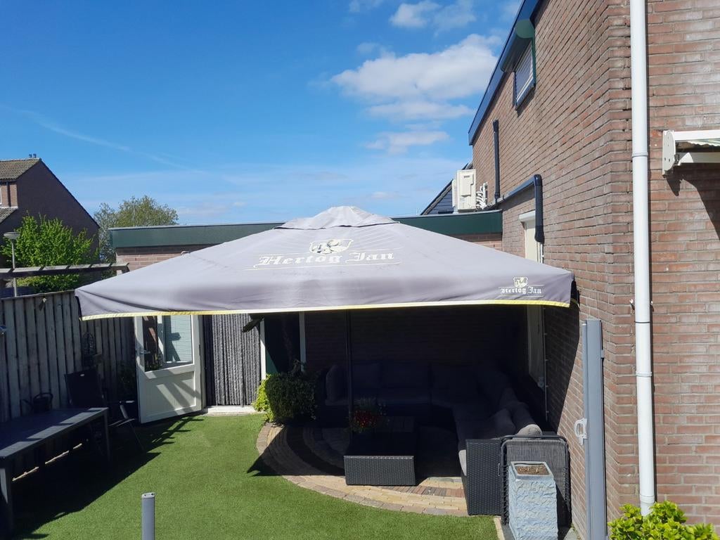 Parasol 4x4, Tuin en Terras, Ophalen, Gebruikt, Zweefparasol