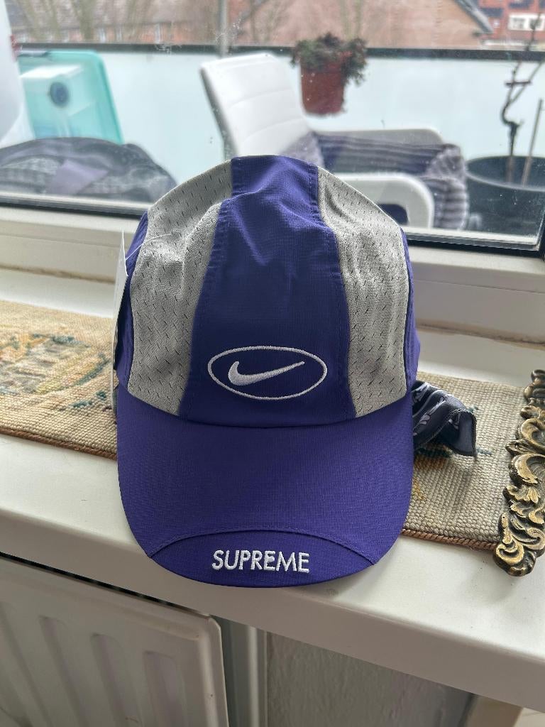 Supreme/nike paarse sport pet, Supreme, One size fits all, Ophalen of Verzenden, Pet