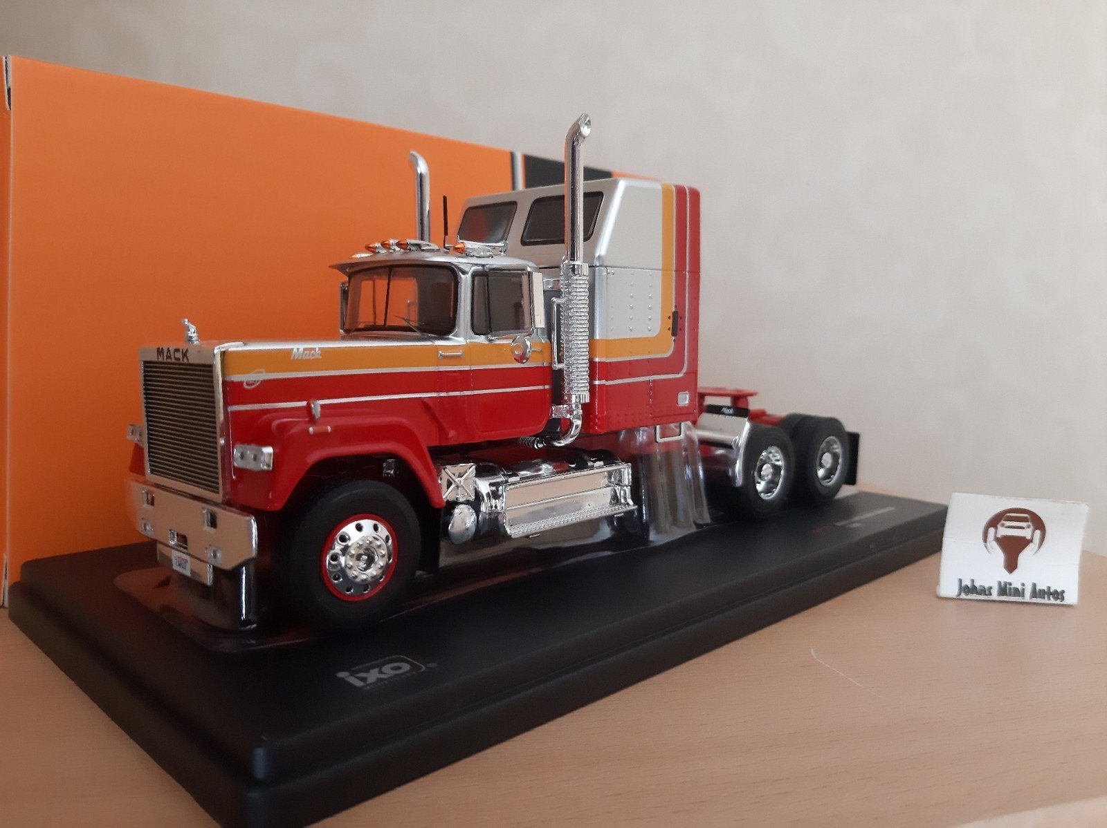 Mack Superliner Magnum 1985 Rood/Zilver van IXO Trucks 1:43, Overige merken, Nieuw, IXO Trucks, Ophalen of Verzenden