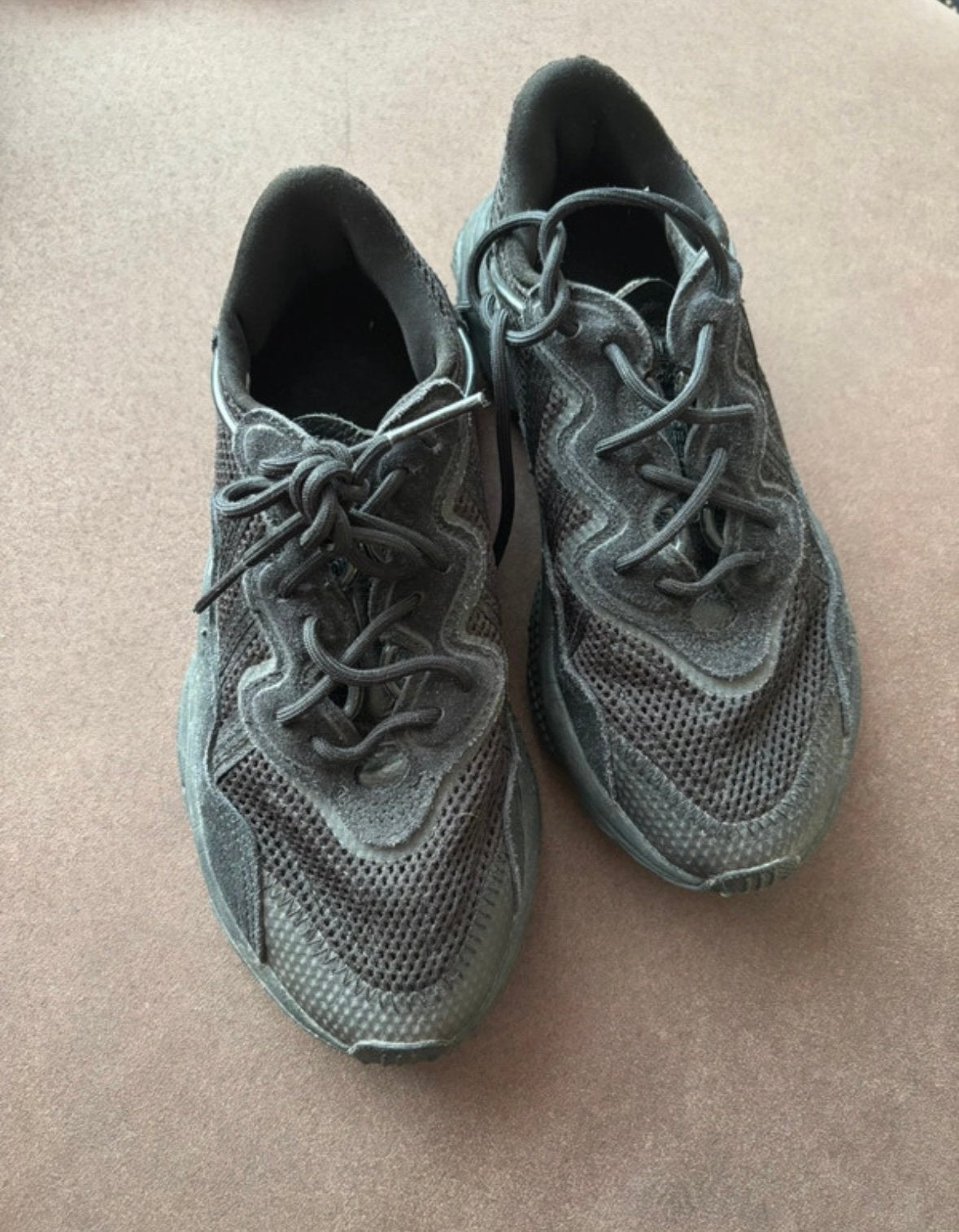 Adidas Originals Ozweego, Ophalen of Verzenden, Zo goed als nieuw, Zwart, Sneakers of Gympen