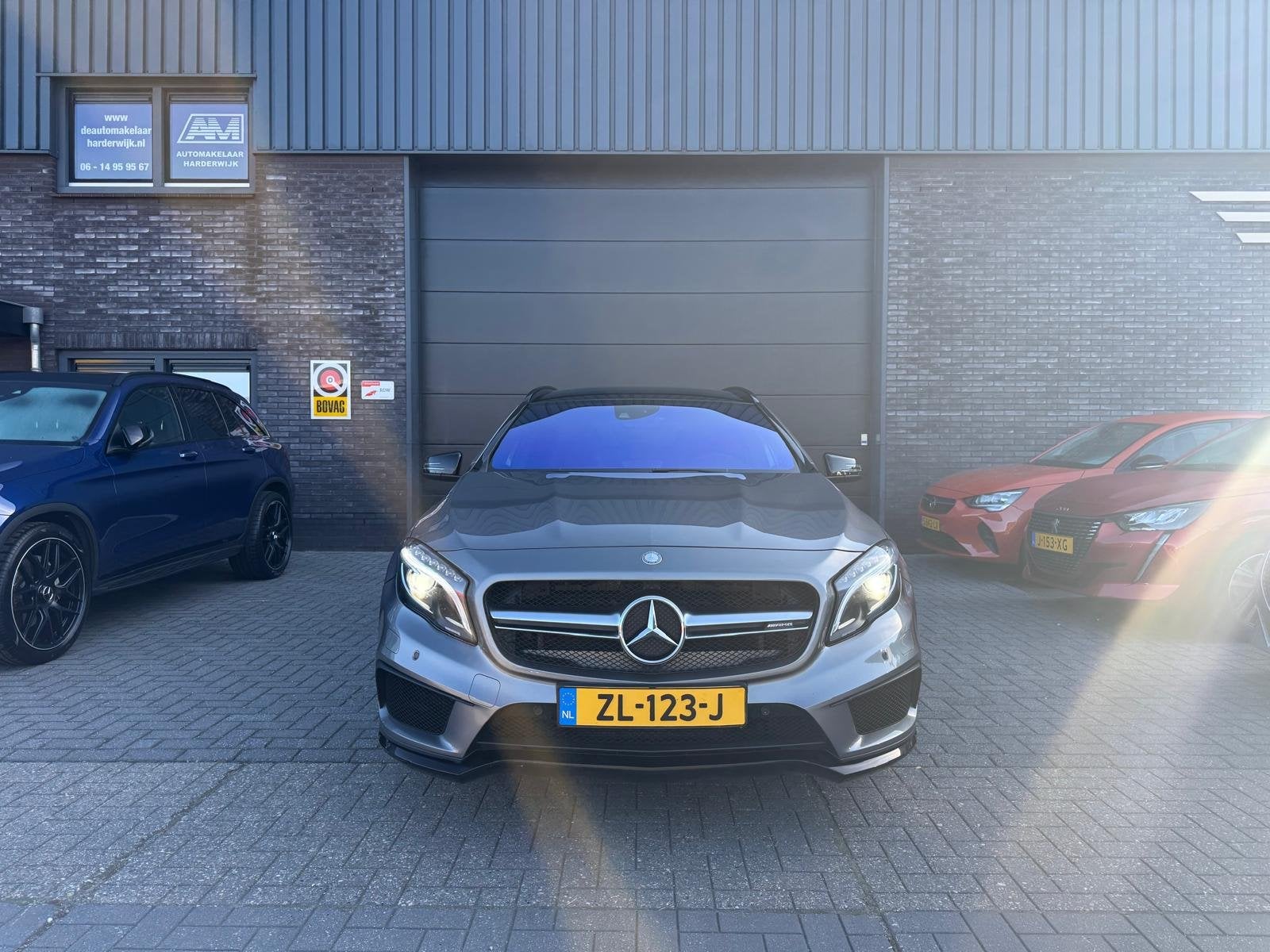 Mercedes-Benz GLA AMG 45 4MATIC | PANO | XENON | CRUISE | CA, 4 cilinders, Leder en Stof, SUV of Terreinwagen, 84 €/maand