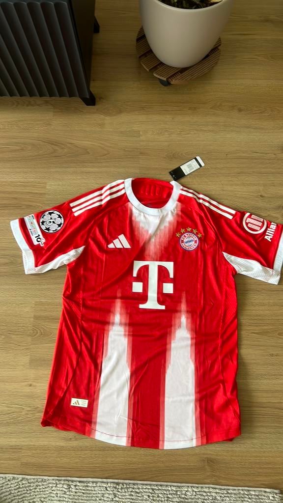 Bayern München 25/26 Olise maat XXL, Groter dan maat XL, Ophalen of Verzenden, Nieuw, Shirt