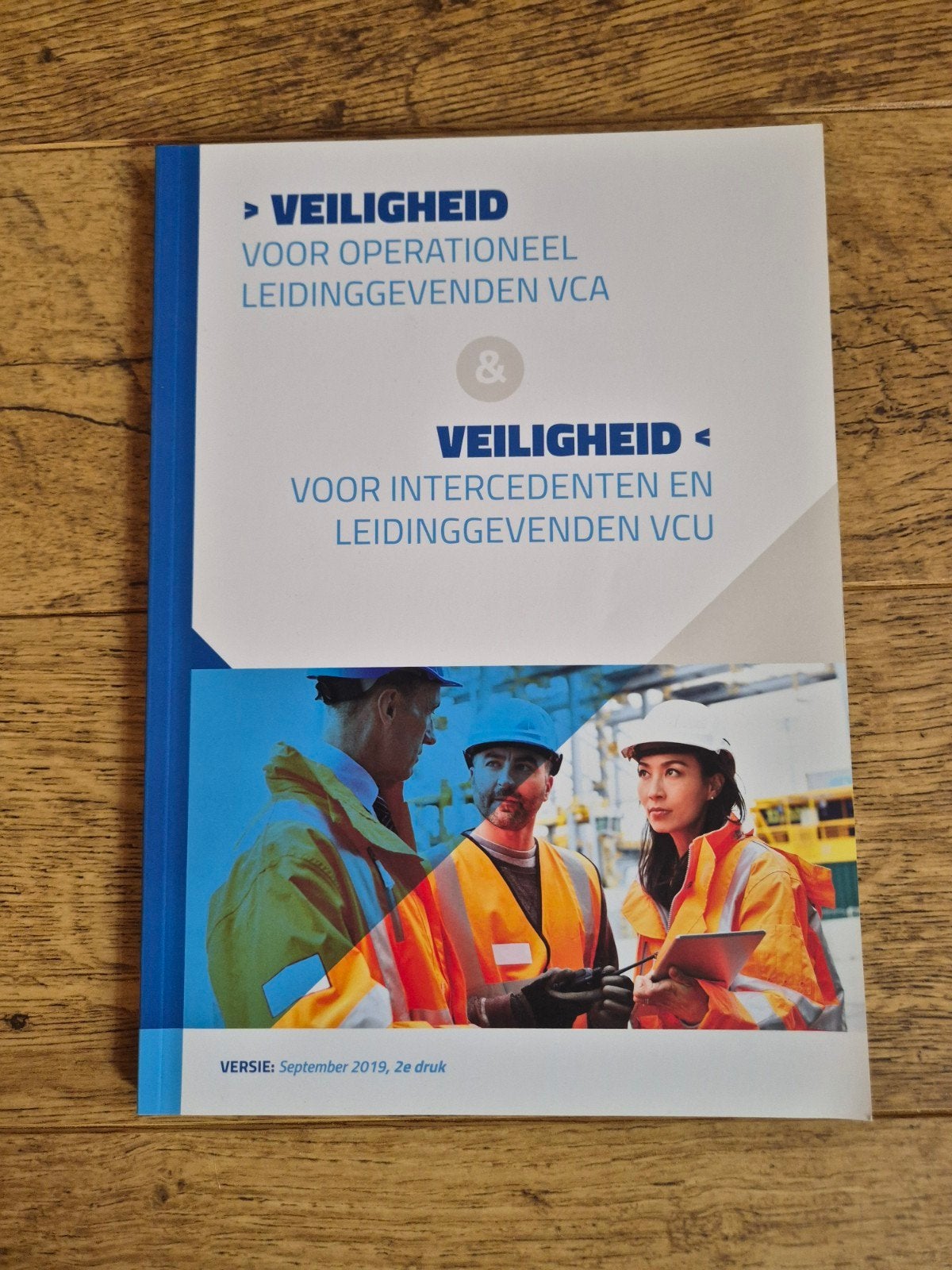 VCA Veiligheid voor Operationeel Leidinggevenden, Ophalen of Verzenden, Zo goed als nieuw, MBO, KIWA EDUCATION