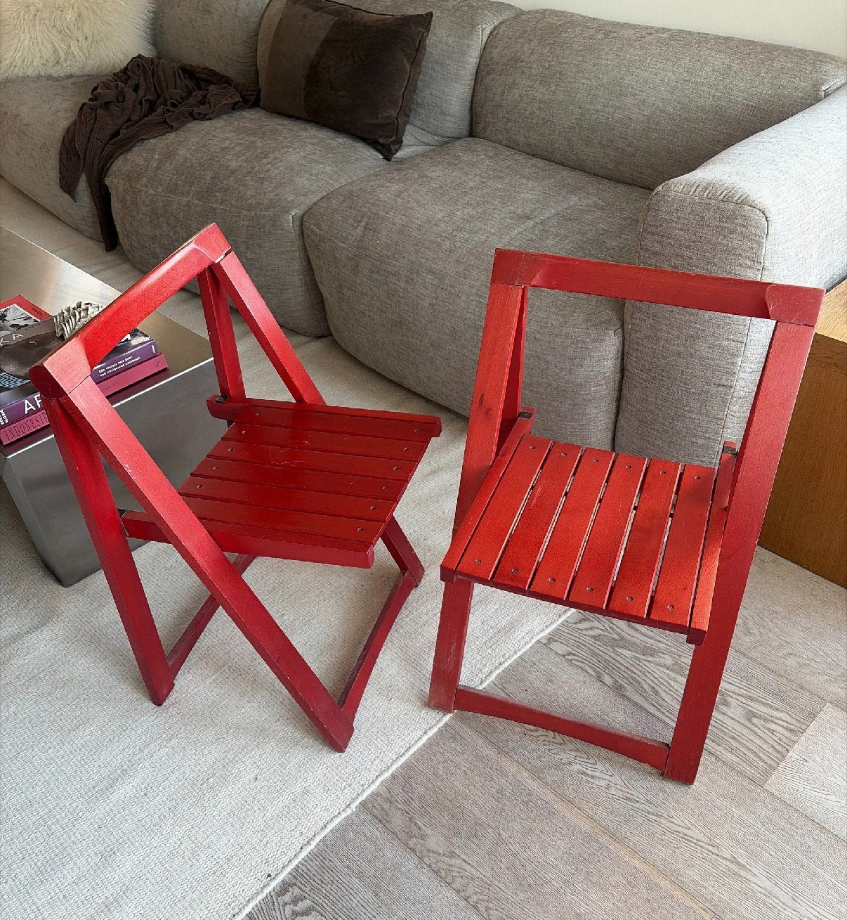Aldo Jacober “Trieste” klapstoelen 2x rood hout, Gebruikt, Twee, Ophalen of Verzenden, Nvt