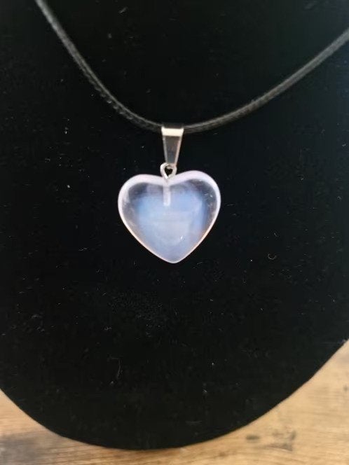 Ketting Met lila doorzichtig hart h3, Sieraden, Tassen en Uiterlijk, Kettingen, Verstelbaar, Paars, Onbekend, Nieuw