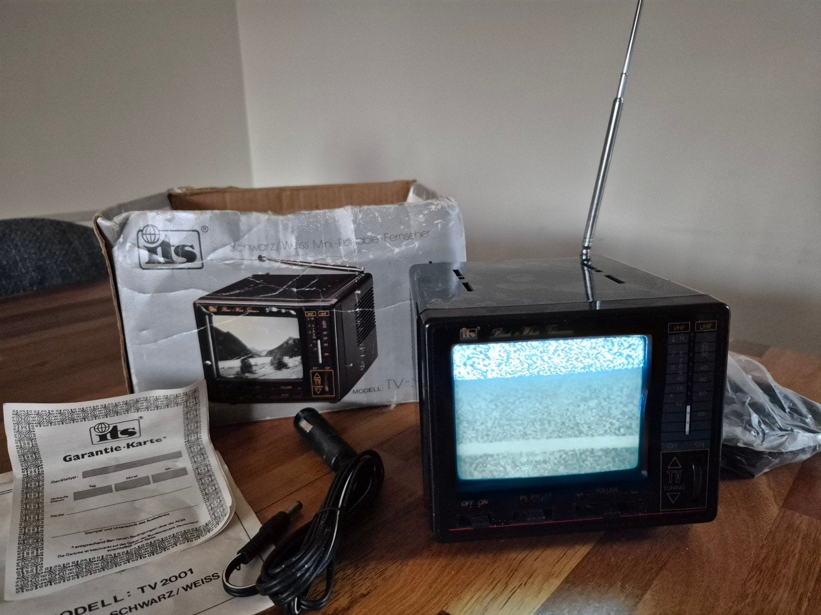 ITS TV 2001 Zwart/Wit Mini Draagbare Televisie, Ophalen of Verzenden
