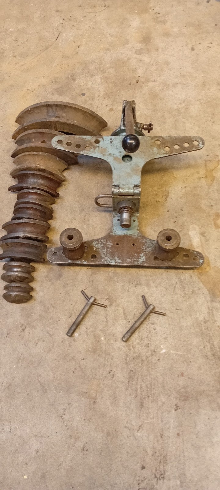 buig machine .buigmachine met alle gangbare hulp stukken., Doe-het-zelf en Verbouw, Gereedschap | Overige machines, Ophalen of Verzenden