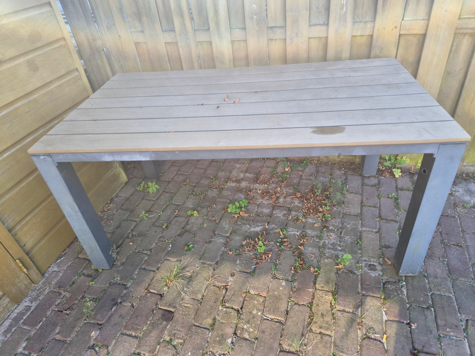 Voor een reep melkchocolade:Gebruikte (degelijke) tuintafel, Ophalen, Gebruikt, Rechthoekig, Hout