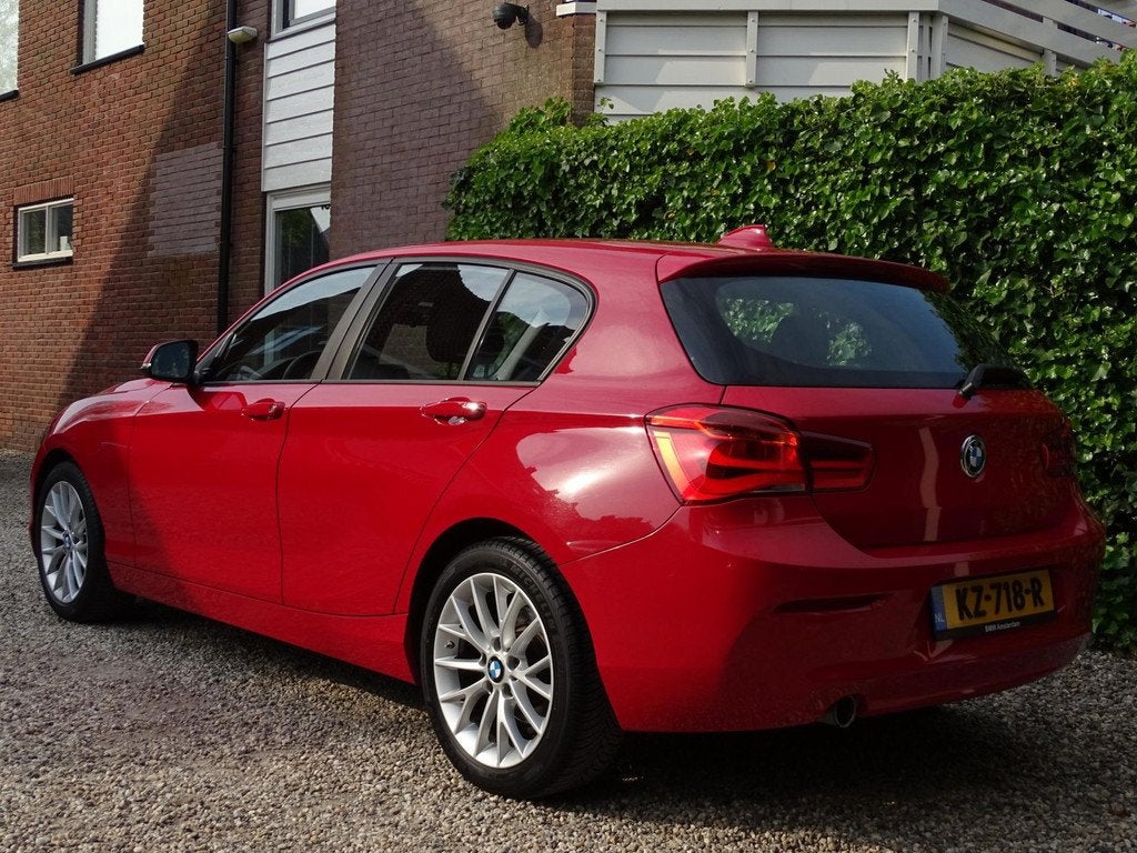 BMW 1-serie 116i Essential | Airco | Bluetooth | PDC achter, 1-Serie, 19 km/l, 3 cilinders, Lease