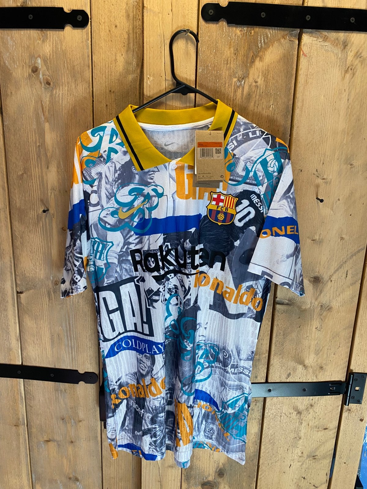 Barcelona speciaal shirt, Ophalen of Verzenden, Zo goed als nieuw, Buitenlandse clubs, Shirt