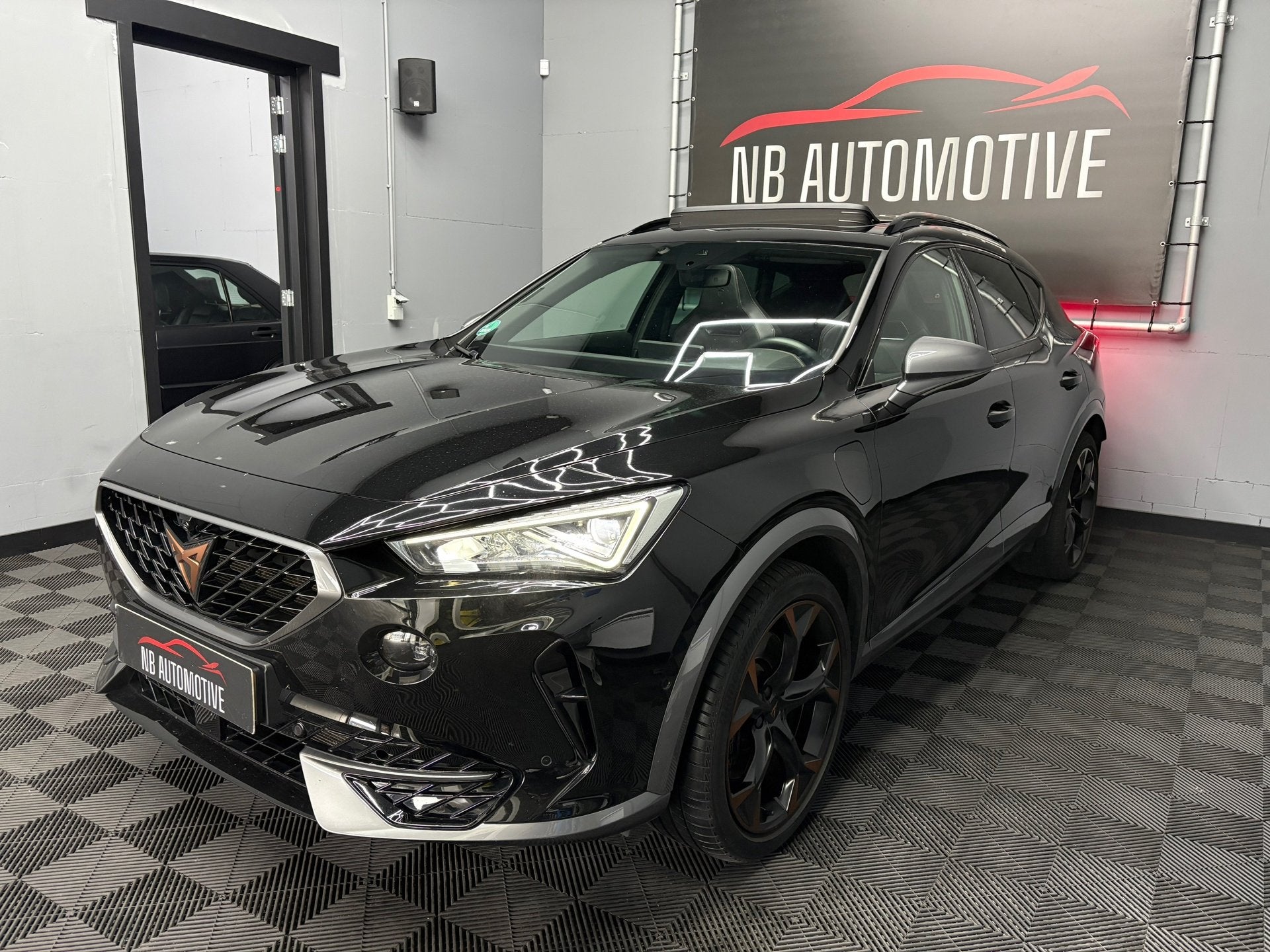 Cupra Formentor 1.4 e-Hybrid VZ Copper Edition, Auto's, Gebruikt, 4 cilinders, Zwart, Automatische klimaatregeling