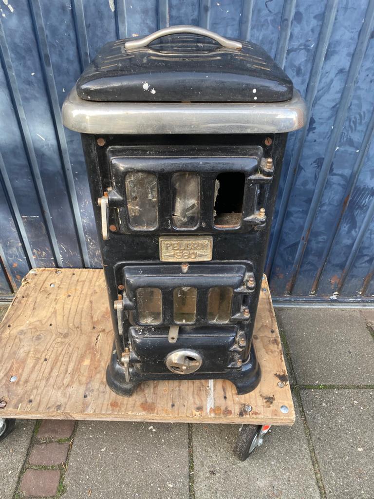 Kachel/stoof gietijzer. Pelgrim 580, Ophalen, Gebruikt, Vrijstaand, Hout