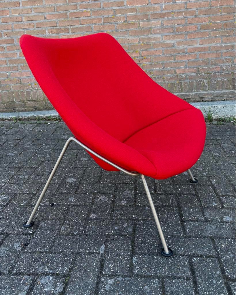 Oyster fauteuil van Artifort, Ophalen, 75 tot 100 cm, Zo goed als nieuw, Metaal