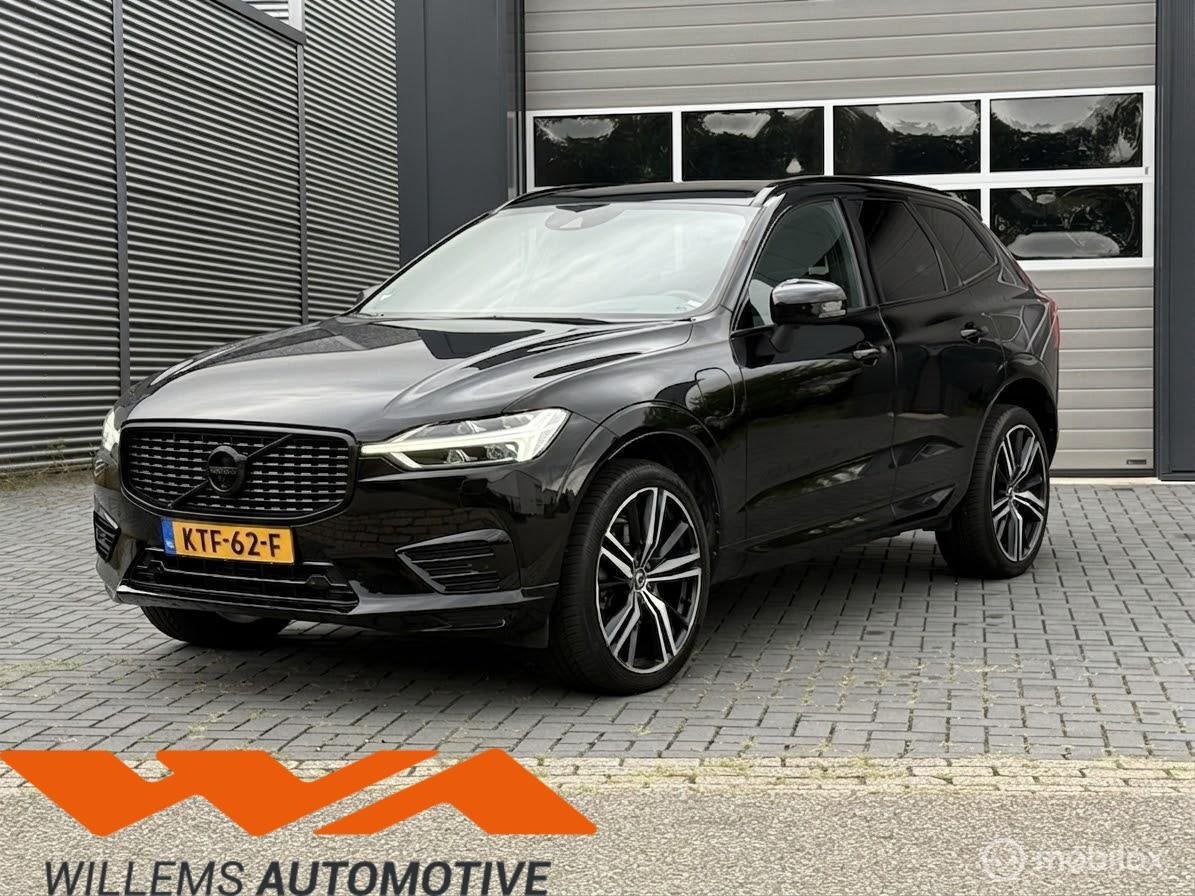 Volvo XC60 2.0 Recharge T8 AWD R-Design Pano|Luchtv|H&K|21', Automaat, Adaptive Cruise Control, Zwart, Zwart