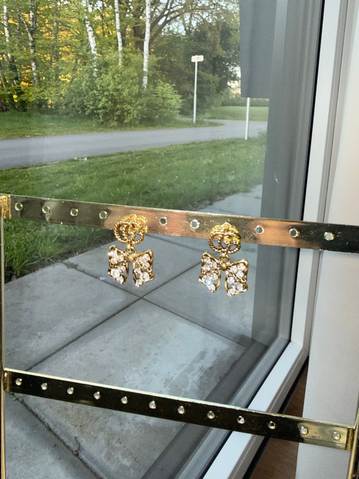Gouden Oorbellen met Strik en Strass, Overige materialen, Hangers, Verzenden, Nieuw
