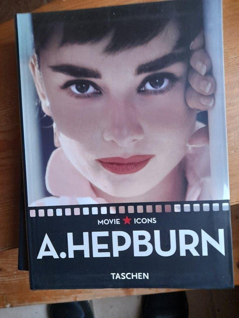 Audrey Hepburn Taschen Movie Icons, Ophalen of Verzenden, Zo goed als nieuw