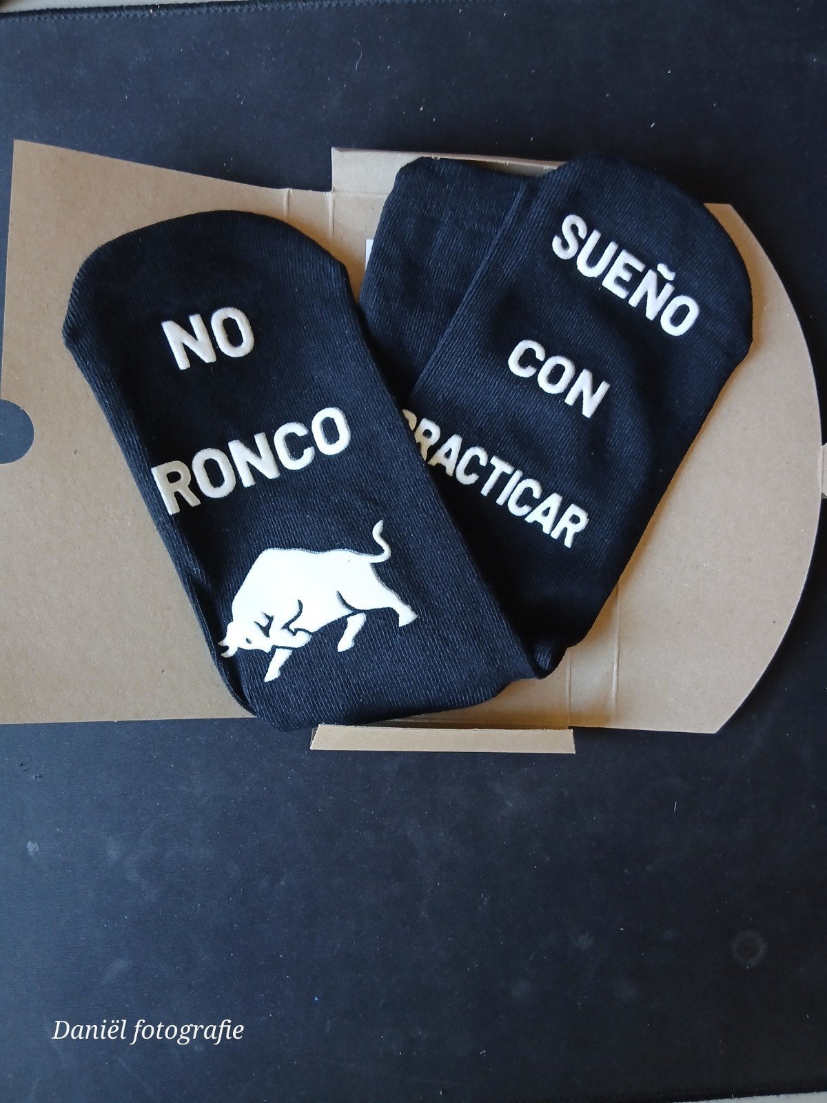 Sokken met grip, EU 38-45 - "No Ronco" design, Zwart, Nieuw, Ophalen of Verzenden, Maat 39 t/m 42